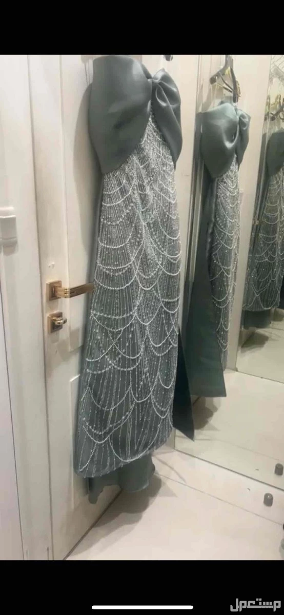 فستان سهرة نسائي جديد غير ملبوس بسعر 500