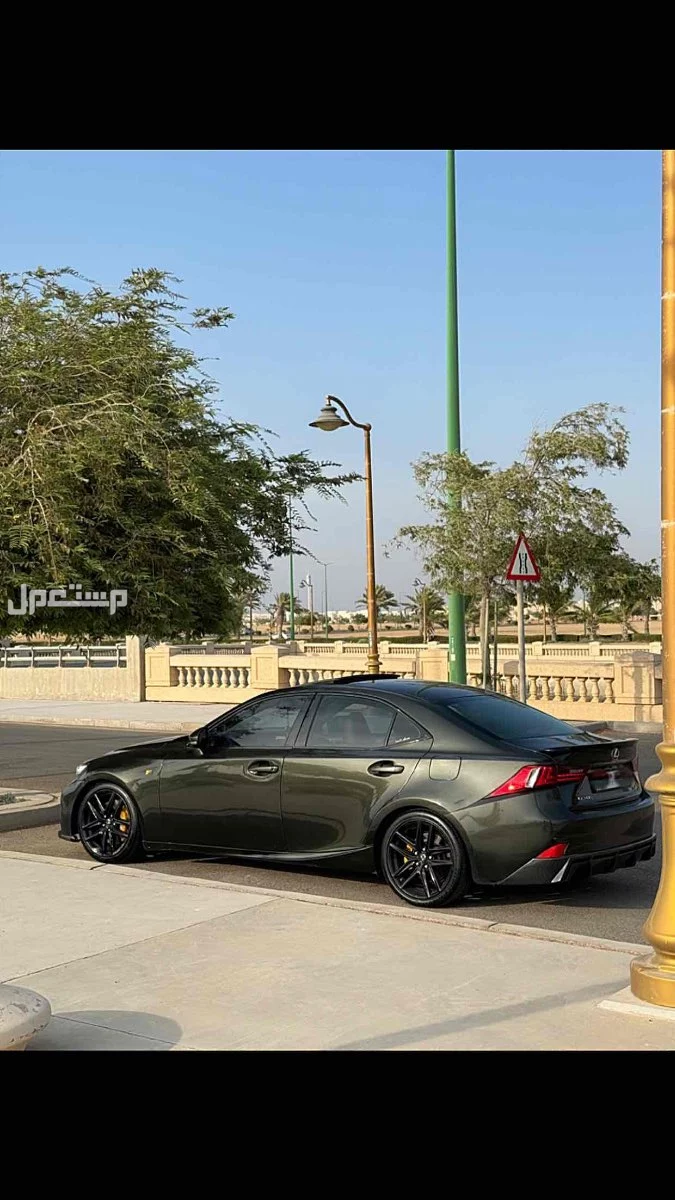 لكزس IS 2015 مستعملة للبيع في ينبع البحر بسعر 55 ألف ريال سعودي