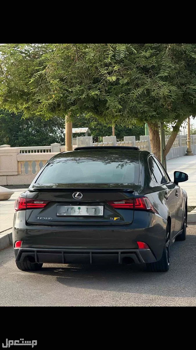 لكزس IS 2015 مستعملة للبيع في ينبع البحر بسعر 55 ألف ريال سعودي