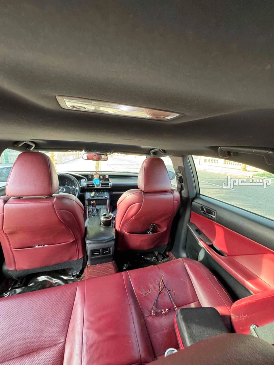 لكزس IS 2015 مستعملة للبيع في ينبع البحر بسعر 55 ألف ريال سعودي