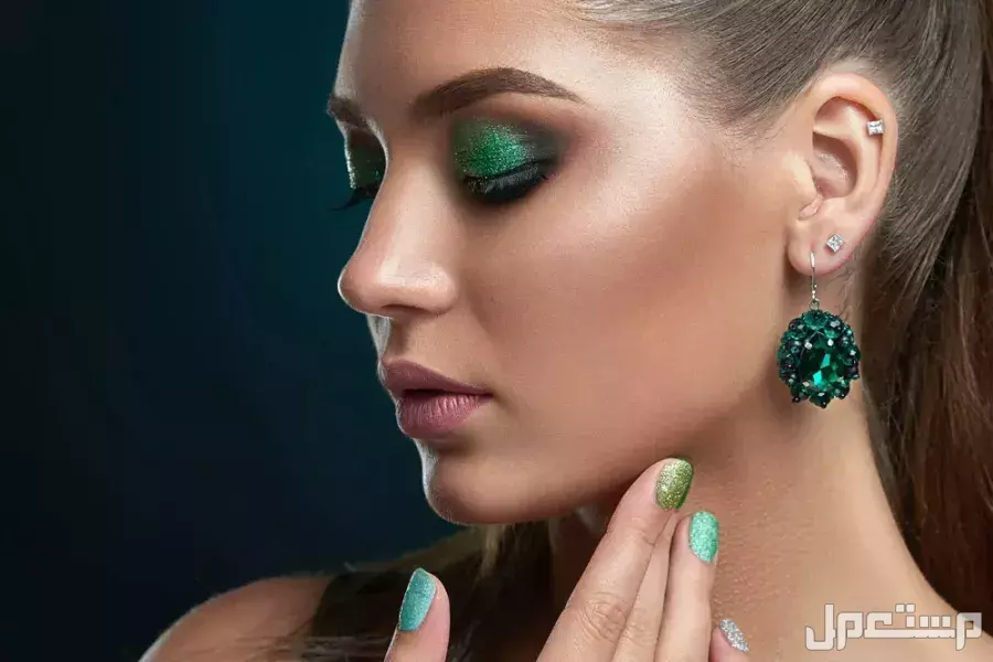 أفكار مكياج لليوم الوطني السعودي 95.. وخطوات تطبيقه على الوجه مكياج العيد الوطني السعودي