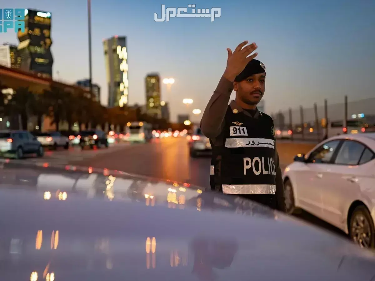 ما هي غرامة استخدام الهاتف أثناء القيادة في السعودية؟ كيف أعرف مخالفاتي في السعودية