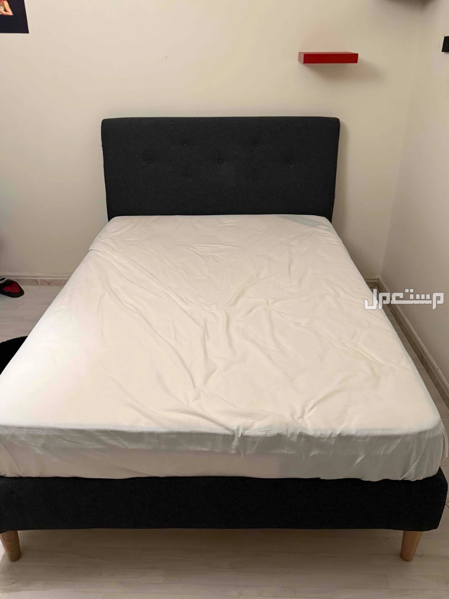 سرير من ايكيا جديد مع مرتبة في جدة على السوم