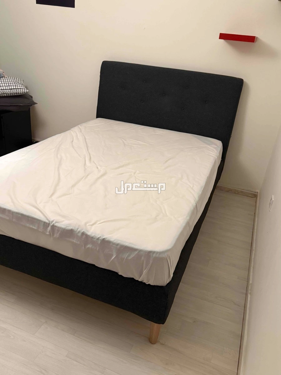 سرير من ايكيا جديد مع مرتبة في جدة على السوم