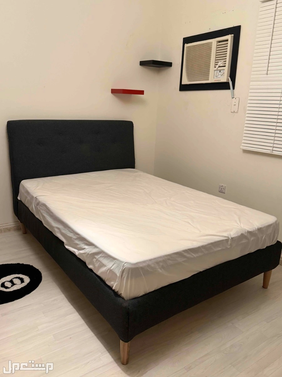 سرير من ايكيا جديد مع مرتبة في جدة على السوم