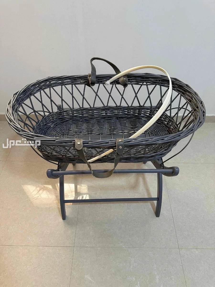 سرير مولود فخم جديد  في الخبر بسعر 150 ريال سعودي