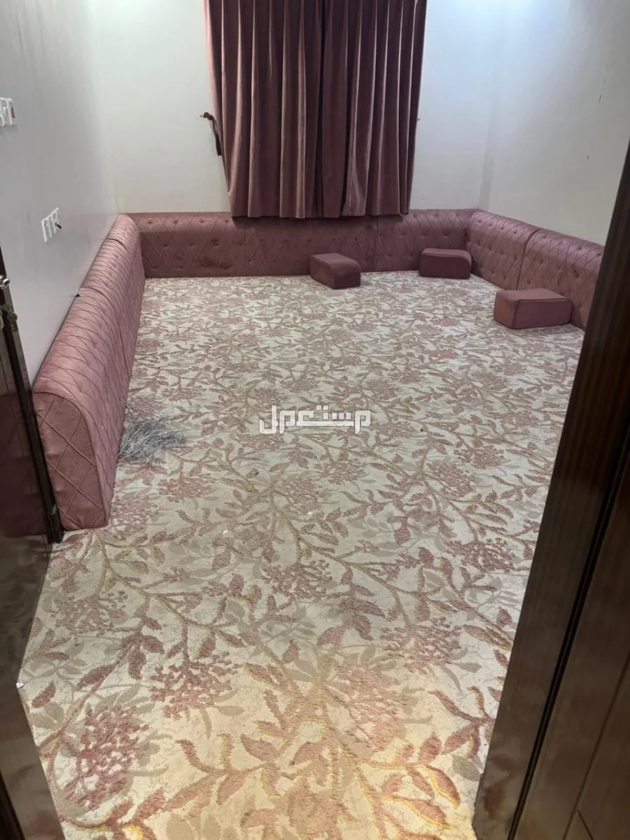 الرياض حي طويق كنب مع الستاره للبيع جديد سبب البيع النقل السعر 650ريال