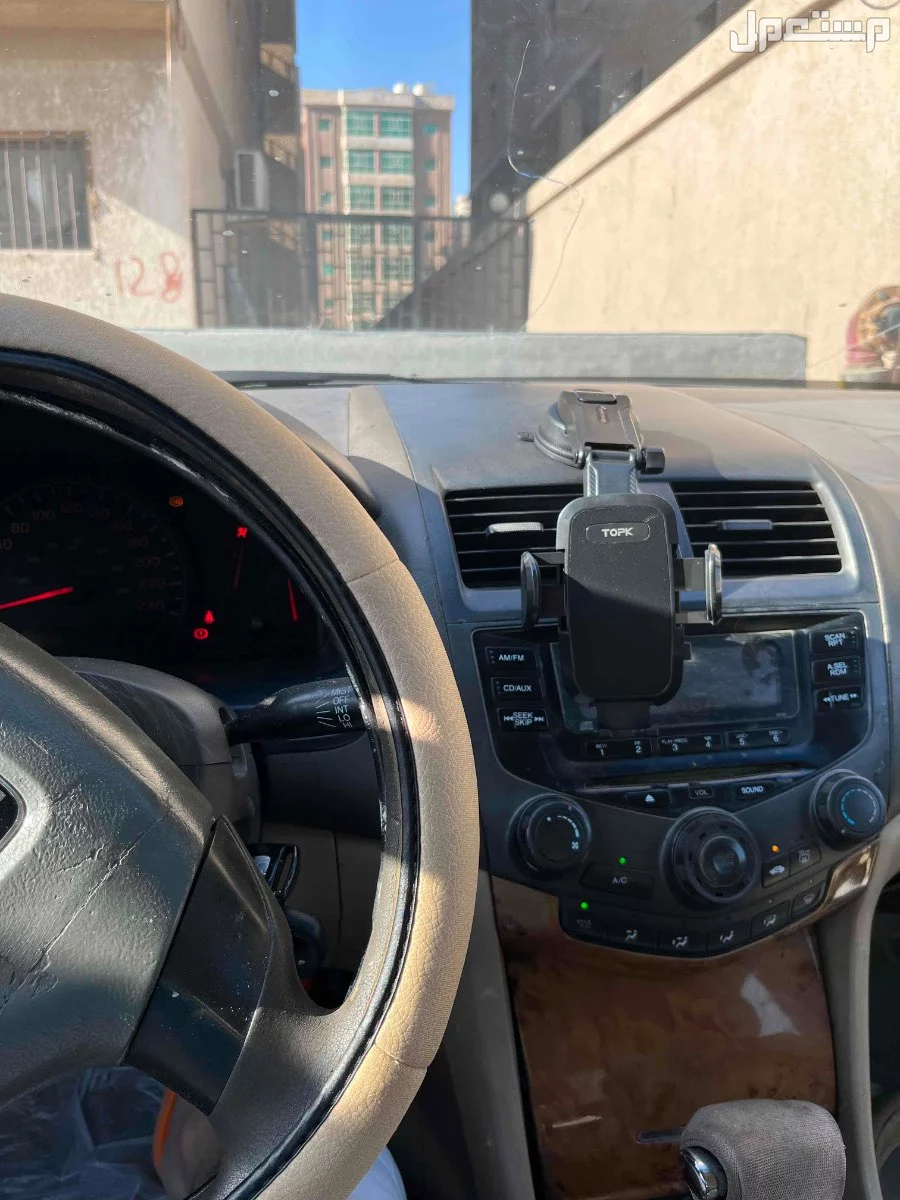 هوندا أكورد موديل 2004 بحاله جيده جداً