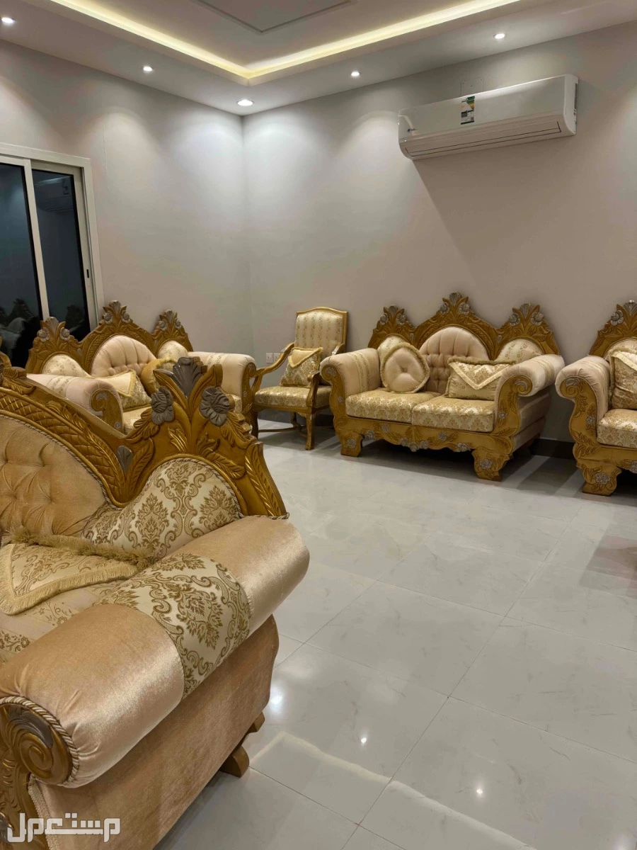 كنب للبيع في الرياض بسعر ألف ريال سعودي