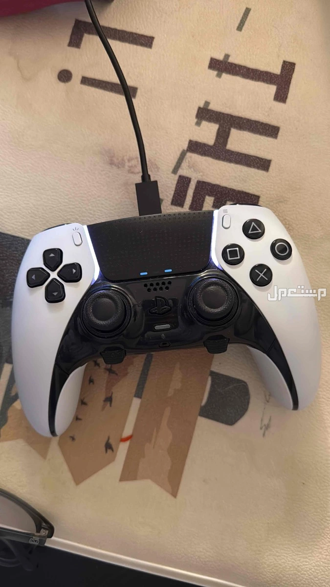 يد سوني 5 احترافيه edge ب 500 في الجبيل بسعر 500 ريال سعودي