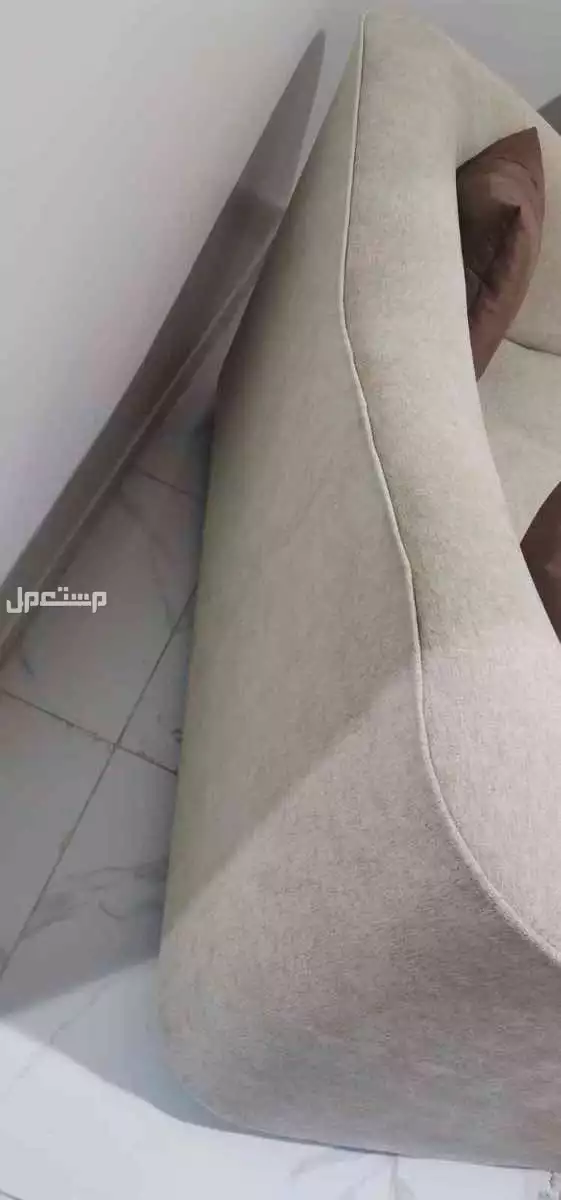 كنبه للبيع مقاس 160في 80  كنبة جديده للبيع لم تستعمل  بسبب انها كبيره  المكان اعالي جده  جنوب جده  بالقرب من هايبر بنده  الرجاء لكن لديه الرغبه  في الشراء  التواصل على  هذا الرقم