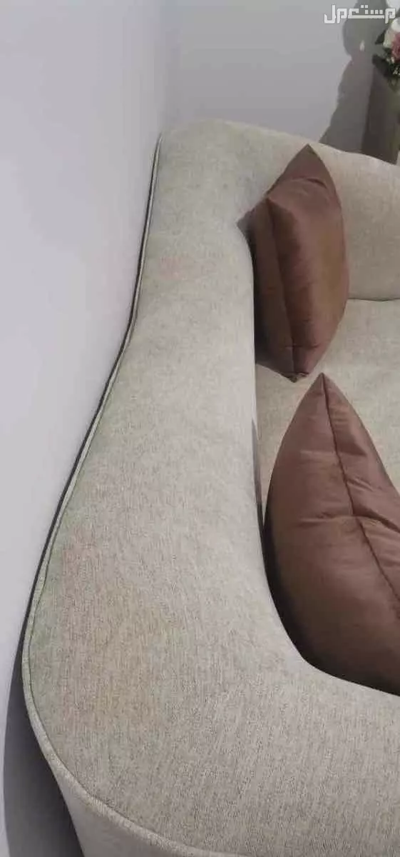 كنبه للبيع مقاس 160في 80  كنبة جديده للبيع لم تستعمل  بسبب انها كبيره  المكان اعالي جده  جنوب جده  بالقرب من هايبر بنده  الرجاء لكن لديه الرغبه  في الشراء  التواصل على  هذا الرقم