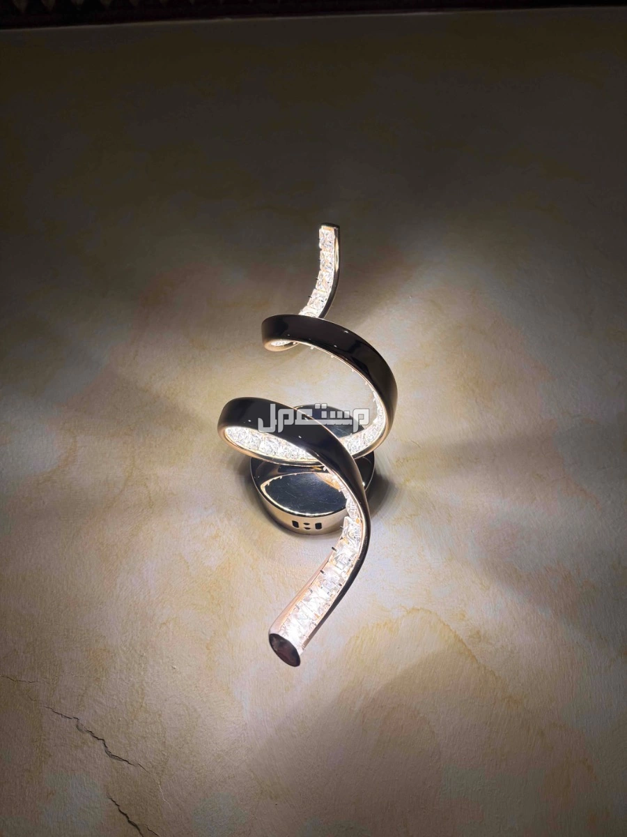 إضاءة جدارية  في الرياض بسعر 100 ريال سعودي