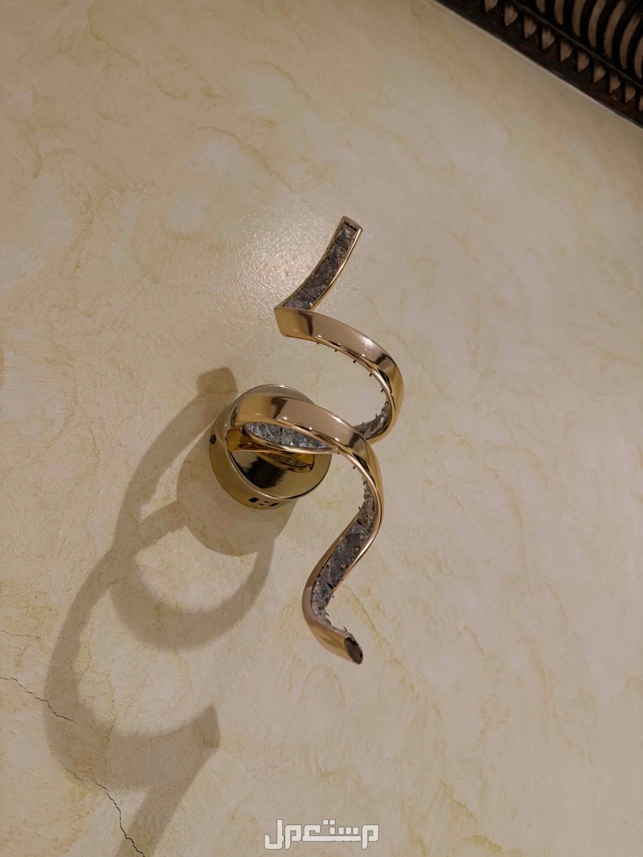 إضاءة جدارية  في الرياض بسعر 100 ريال سعودي