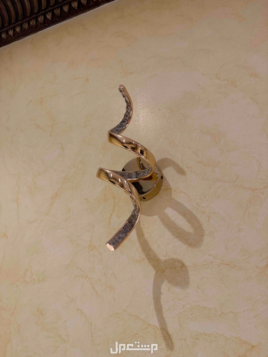 إضاءة جدارية  في الرياض بسعر 100 ريال سعودي