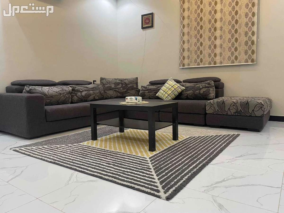 كنب ركني للبيع في جده استعمال نظيف