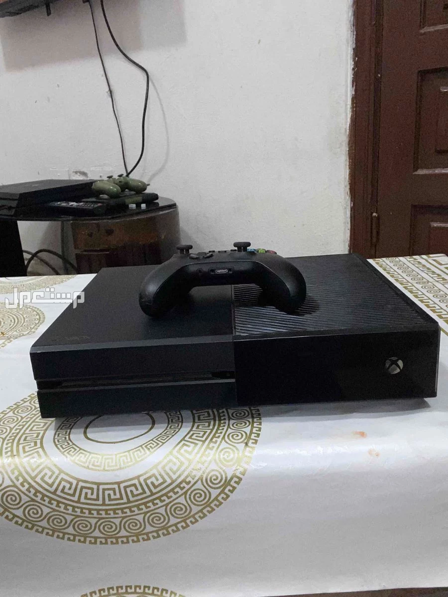 جهاز اكس بوكس ون الجهاز ماشاء الله ولا غلطة مع يد و شريط