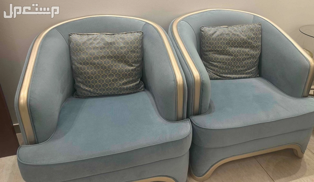 كنب مجلس نظيف وسليم ولايوجد عيوب ولا كسور