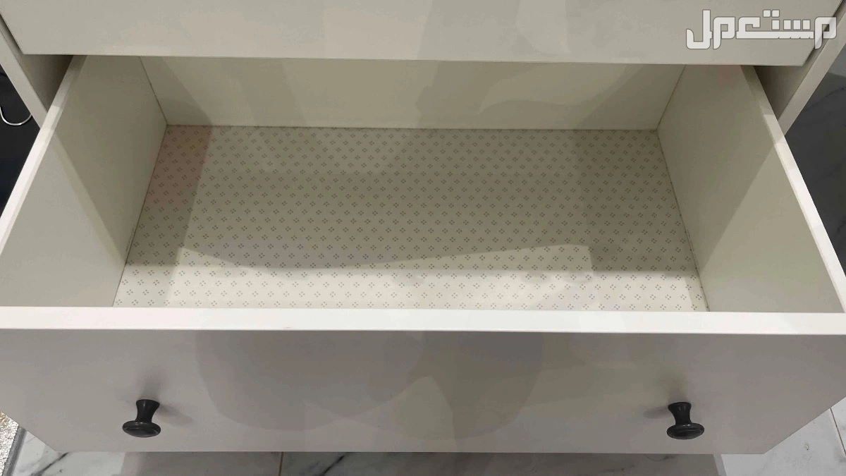 دولاب من ايكيا على السوم ممتاز جدا بالرياض