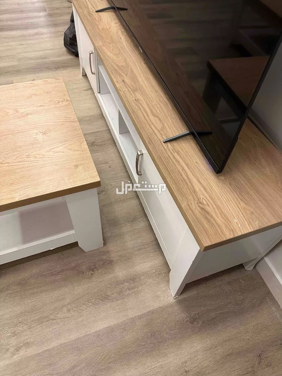 للبيع طقم طاولات (طاولة تلفزيون + طاولة قهوة + طاولة جانبية)