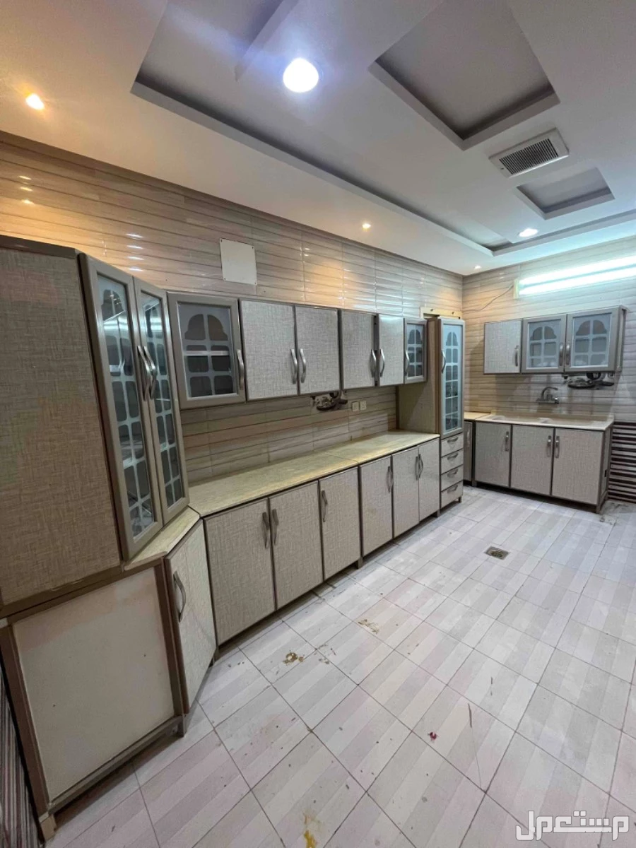 مطبخ مستعمل نظيف للبيع  في الرياض بسعر 1250 ريال سعودي
