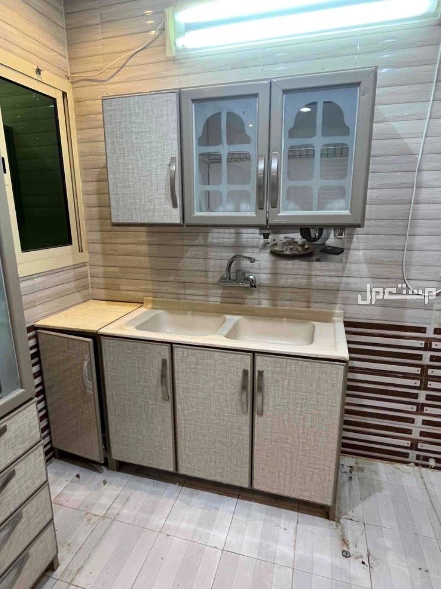 مطبخ مستعمل نظيف للبيع  في الرياض بسعر 1250 ريال سعودي