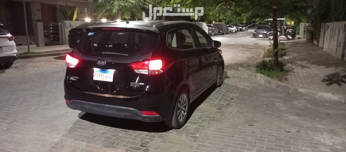 كيا كارينز 2016 مستعملة للبيع في قسم الشيخ زايد بسعر 825 ألف جنيه مصري