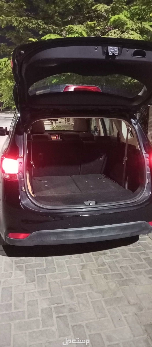 كيا كارينز 2016 مستعملة للبيع في قسم الشيخ زايد بسعر 825 ألف جنيه مصري