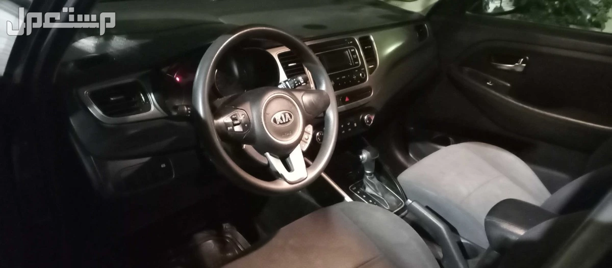 كيا كارينز 2016 مستعملة للبيع في قسم الشيخ زايد بسعر 825 ألف جنيه مصري