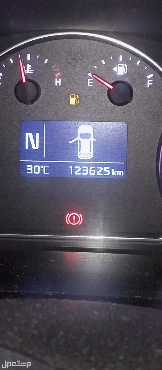 كيا كارينز 2016 مستعملة للبيع في قسم الشيخ زايد بسعر 825 ألف جنيه مصري