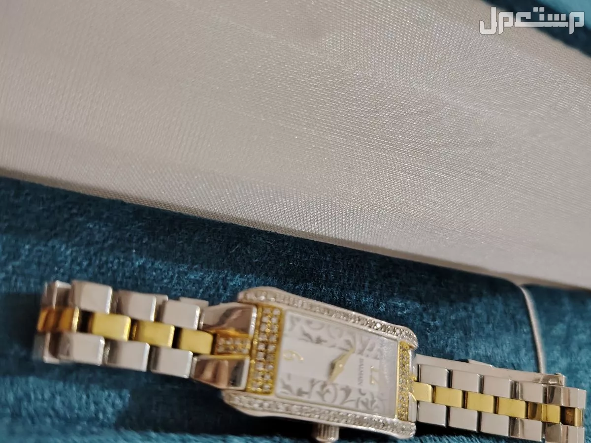 ساعه نسائيه ماركة بالمان  مرصعه بالألماس