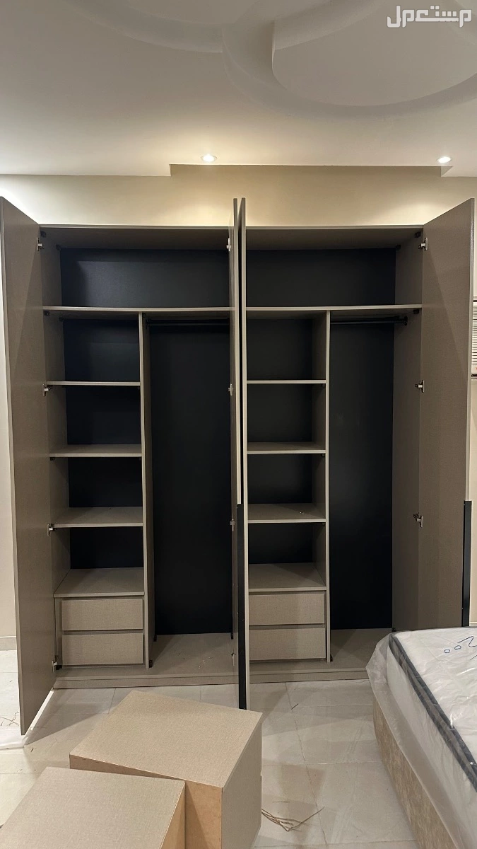 دولاب ملابس بيج جديد للبيع في جدة بسعر 1800 ريال سعودي