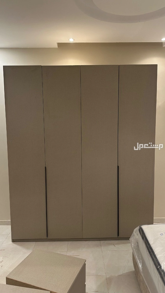 دولاب ملابس بيج جديد للبيع في جدة بسعر 1800 ريال سعودي