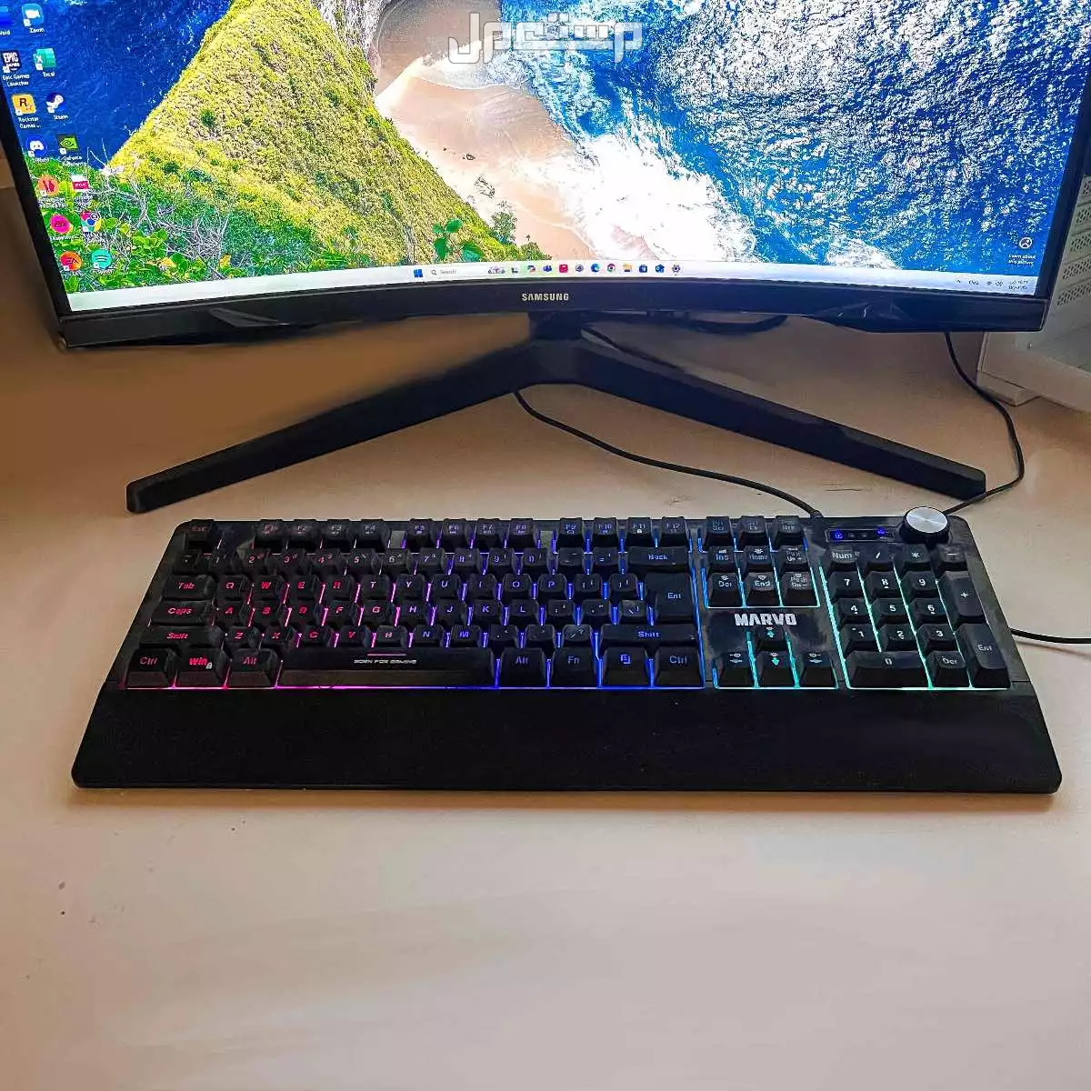 للبيع PC قيمنق مع الشاشة والكيبورد ، بسعر 3 آلاف ريال