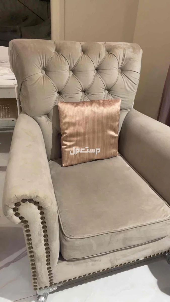 كنب  في الرياض بسعر ألف ريال سعودي