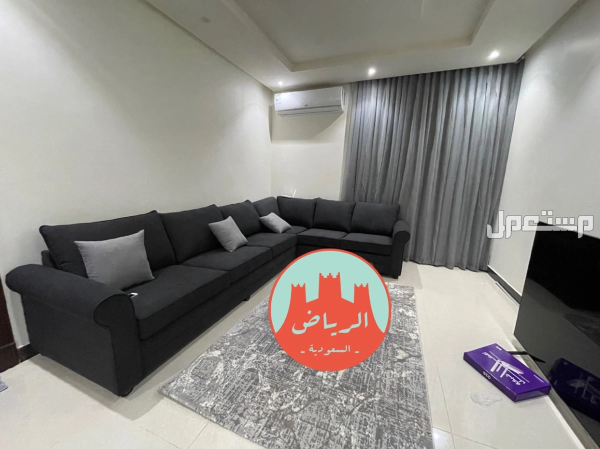 كنب زاوية (حرف L) لون رمادي غامق - نظيف للبيع