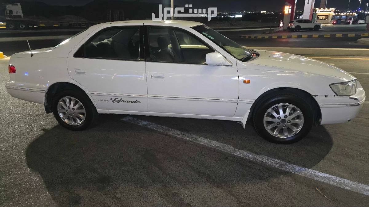 تويوتا كامري 2002 مستعملة للبيع في جدة بسعر 17 ألف ريال سعودي