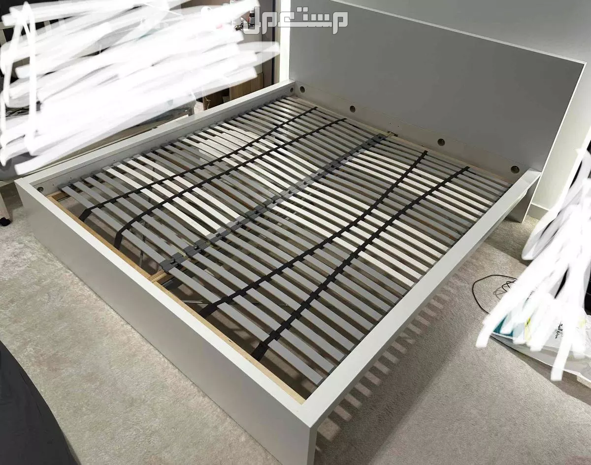 سرير 200*180 شبة جديد خالي من الخدوش