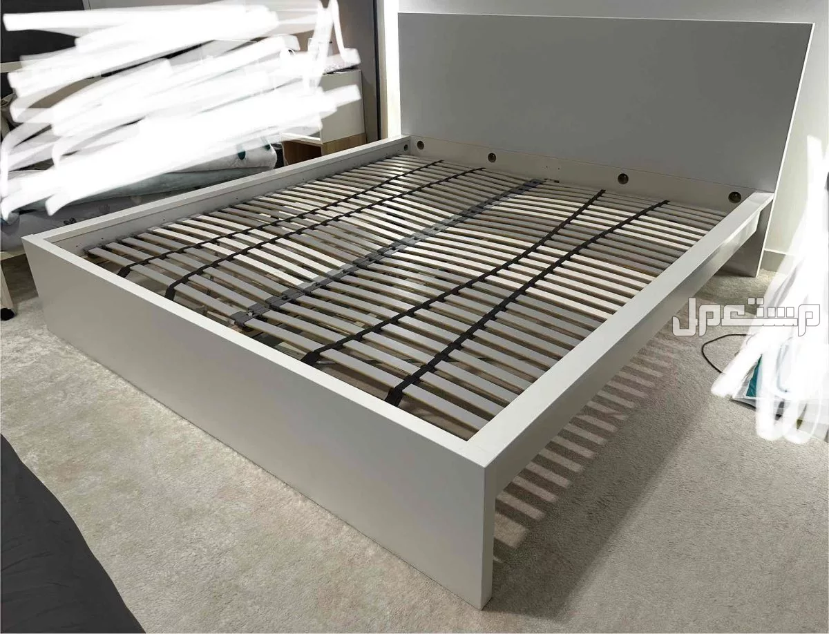 سرير 200*180 شبة جديد خالي من الخدوش