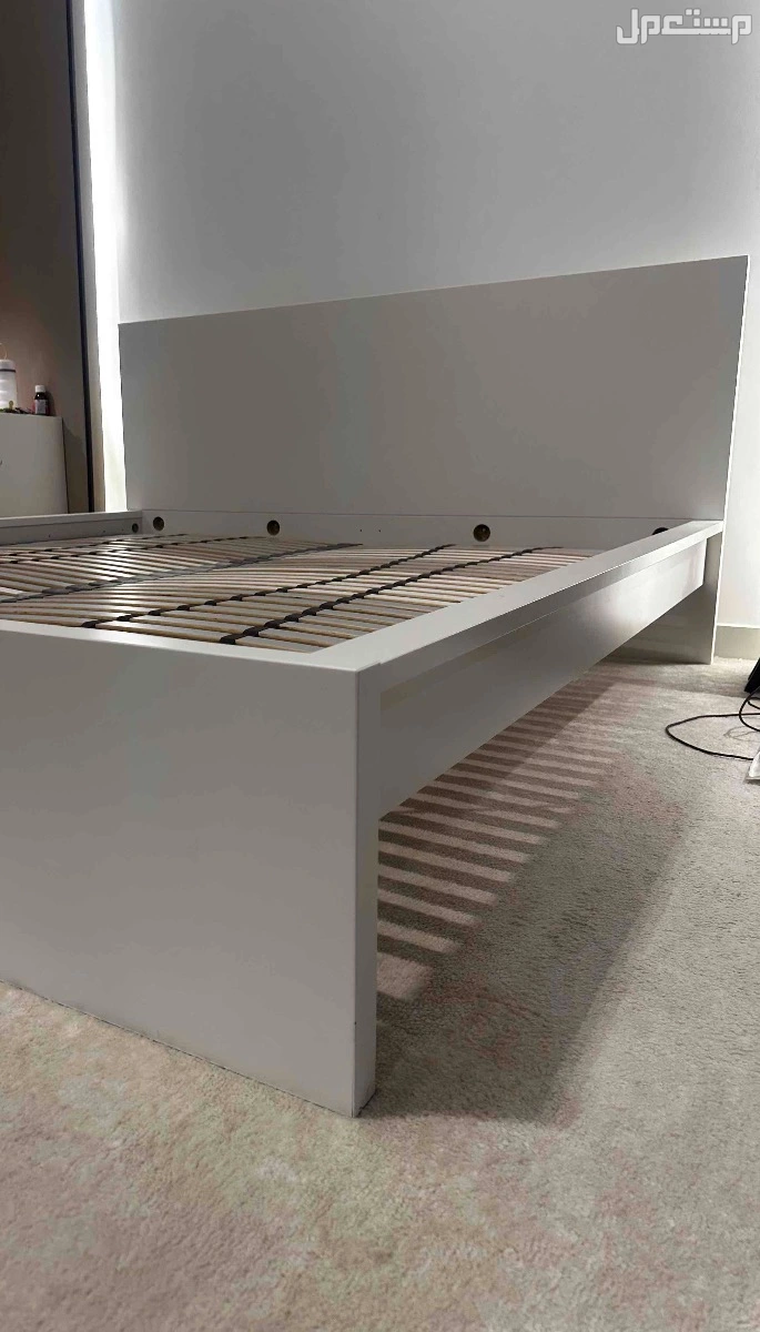 سرير 200*180 شبة جديد خالي من الخدوش