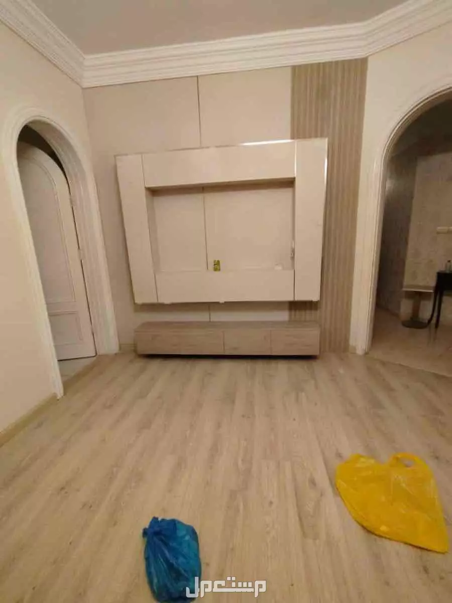 تنفيذ اعمال الشيبورد وبديل الخشب وورق الجدران وجميع الديكورات الداخليه جده حي الصفا في جدة بسعر 180 ريال سعودي