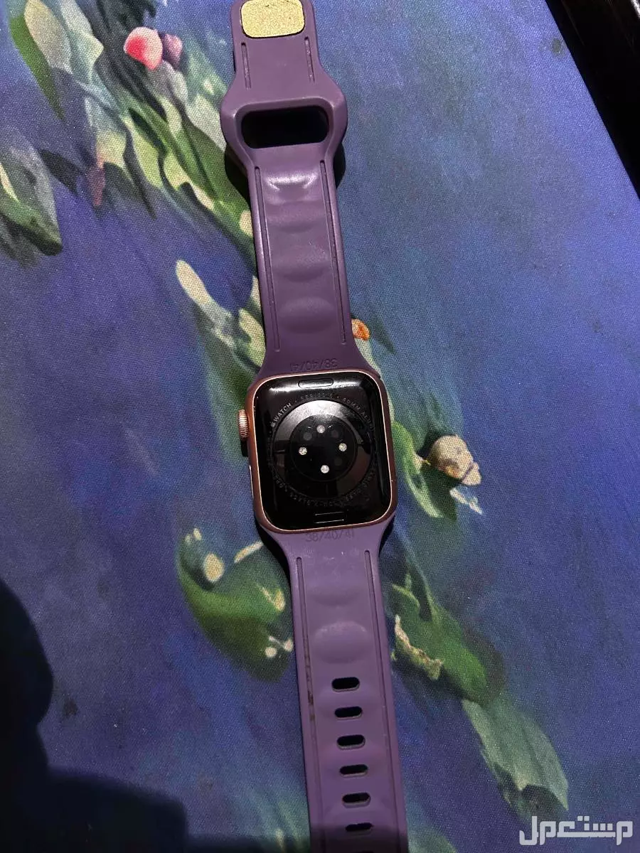 ساعة ابل الجيل 6 للبيع في جدة بسعر 500 قابل للتفروض البسيط