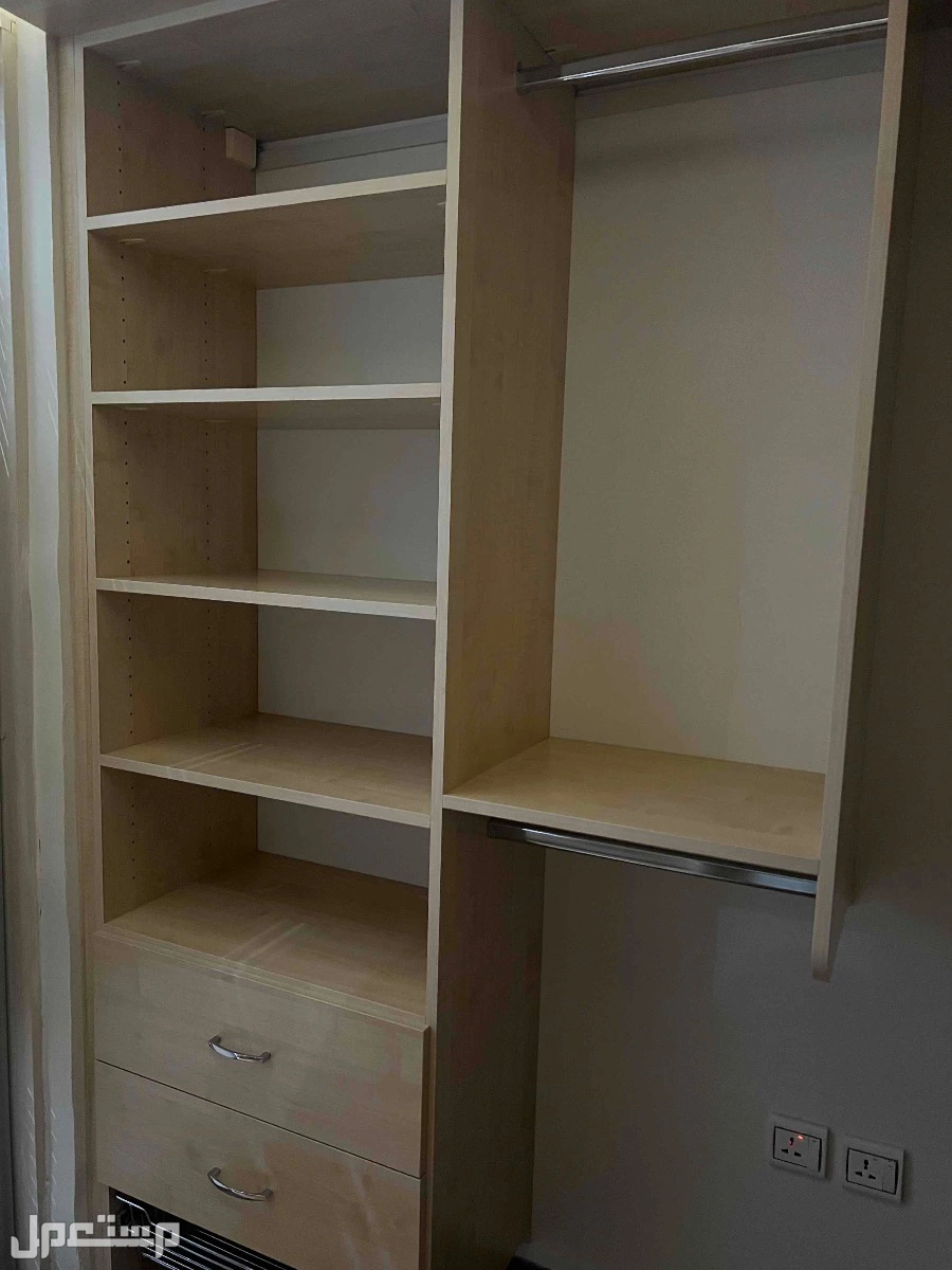 للبيع غرفة ملابس بفيمة 2000 ريال