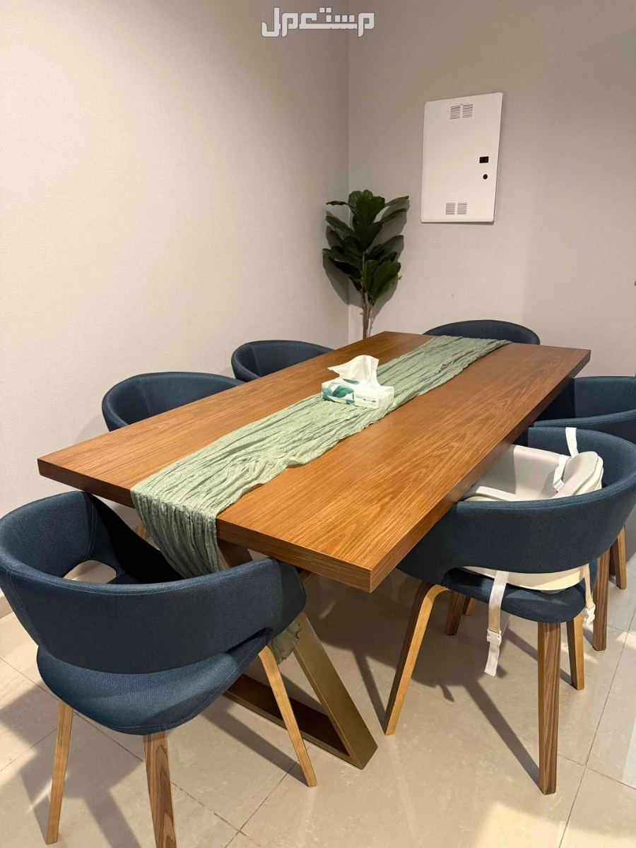 للبيع طاولة طعام 6 اشخاص في الدمام بسعر 3200 ريال سعودي
