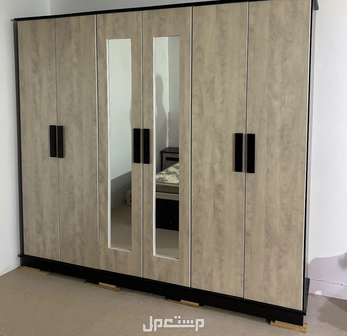 للبيع غرف نوم ومجلس ومكيفات شباك