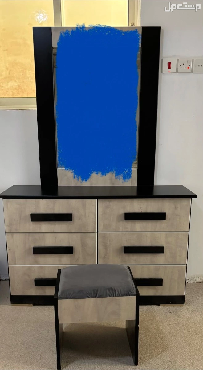 للبيع غرف نوم ومجلس ومكيفات شباك