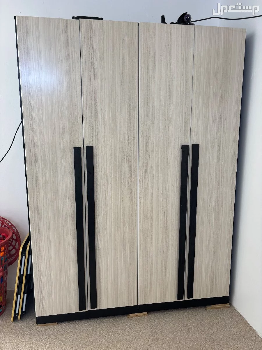 للبيع غرف نوم ومجلس ومكيفات شباك