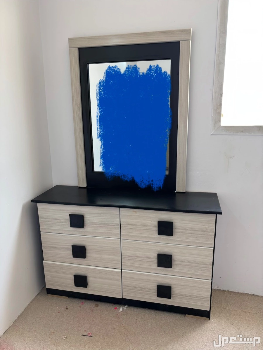 للبيع غرف نوم ومجلس ومكيفات شباك