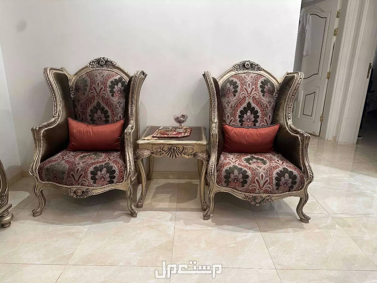 كنب مجلس مستعمل للبيع بسعر 1000 ريال في المدينة المنورة بسعر ألف ريال سعودي قابل بالتفاوص بالمعقول