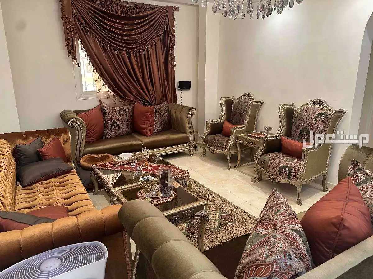 كنب مجلس مستعمل للبيع بسعر 1000 ريال في المدينة المنورة بسعر ألف ريال سعودي قابل بالتفاوص بالمعقول